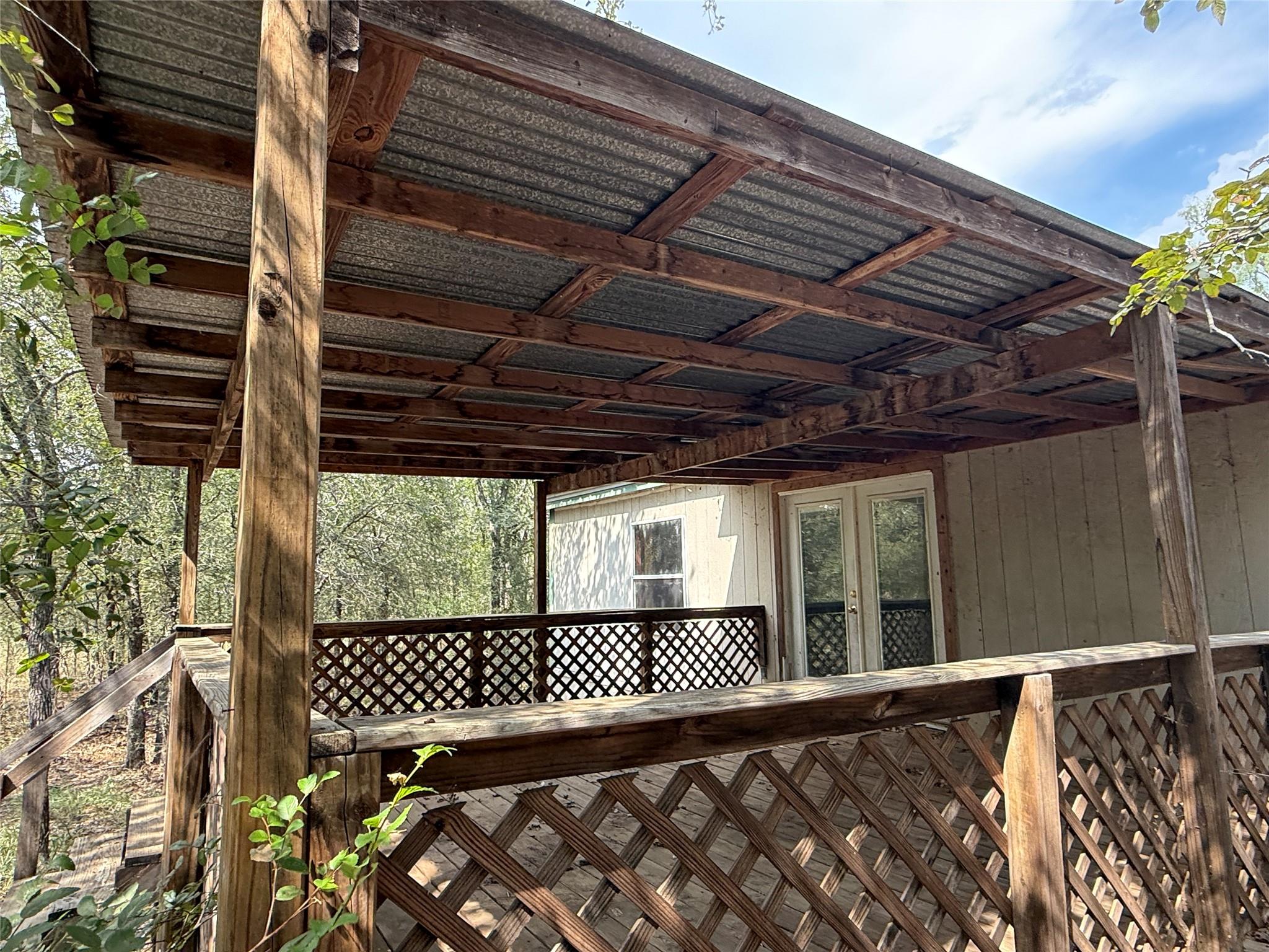 435 Horseshoe Dr, Kingsland, TX 78639