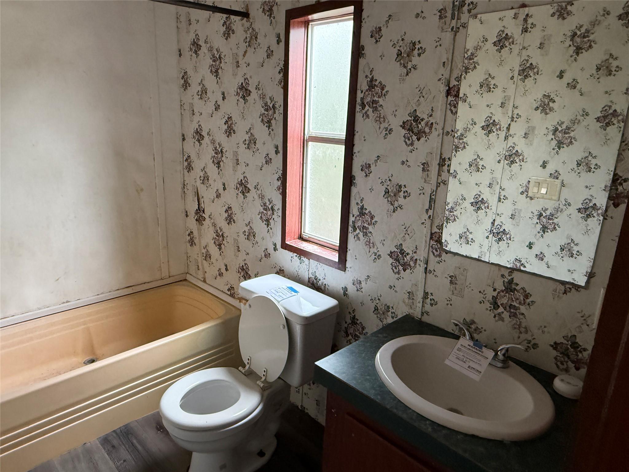 435 Horseshoe Dr, Kingsland, TX 78639