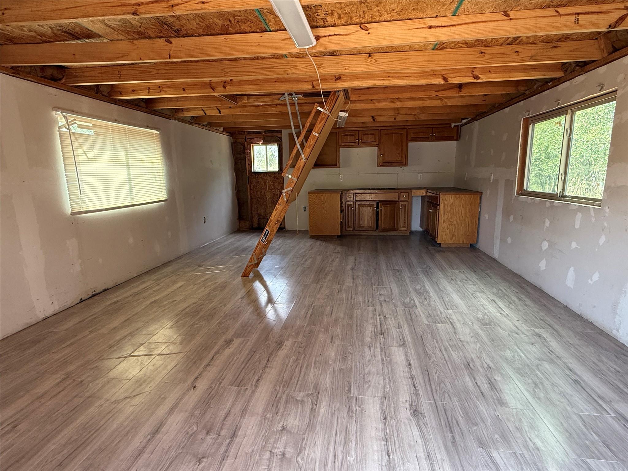 435 Horseshoe Dr, Kingsland, TX 78639