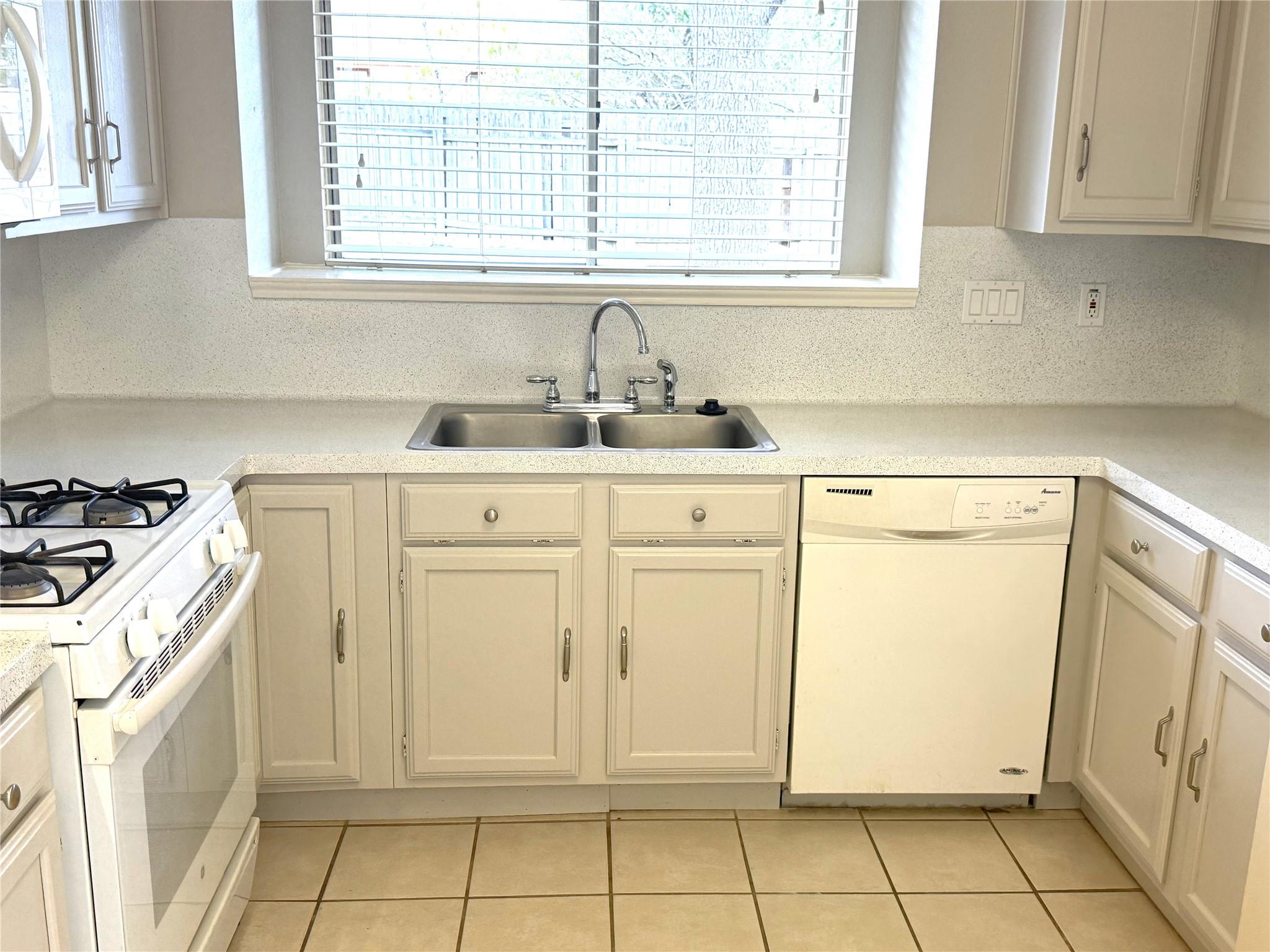 1412 Quail Run Rd, Pflugerville, TX 78660