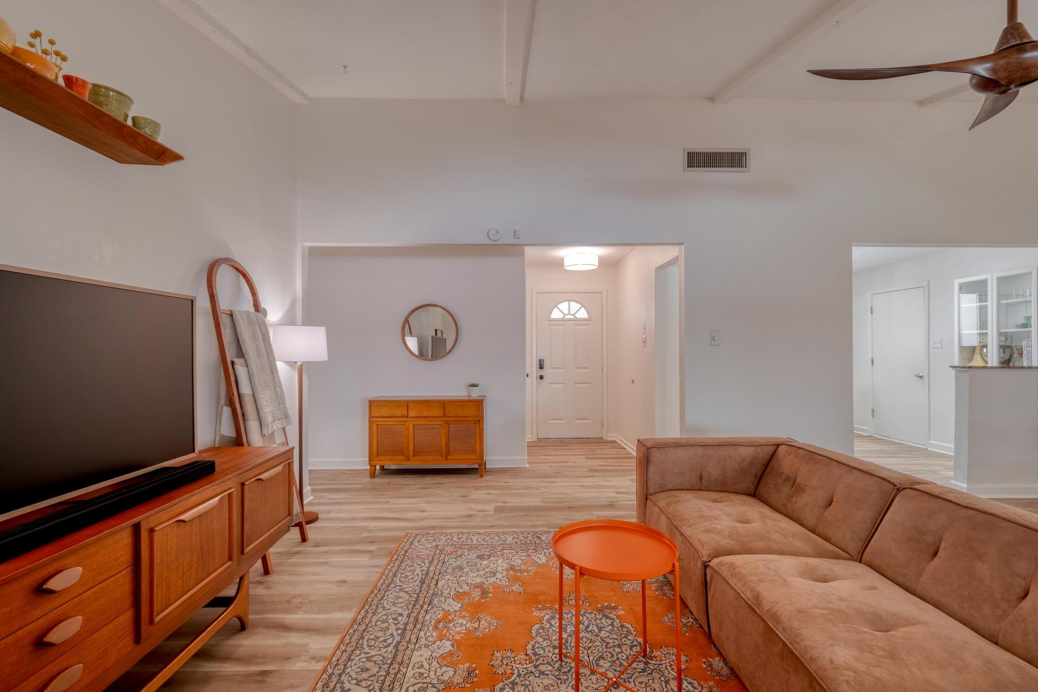 9214 Hunters Trce E, Austin, TX 78758