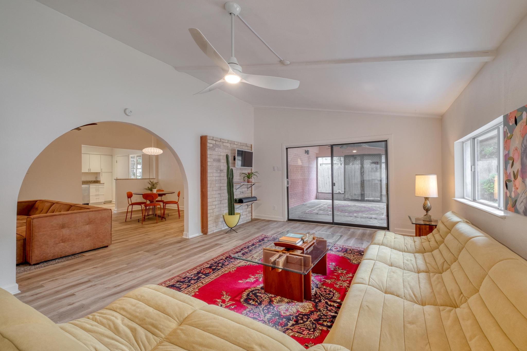 9214 Hunters Trce E, Austin, TX 78758