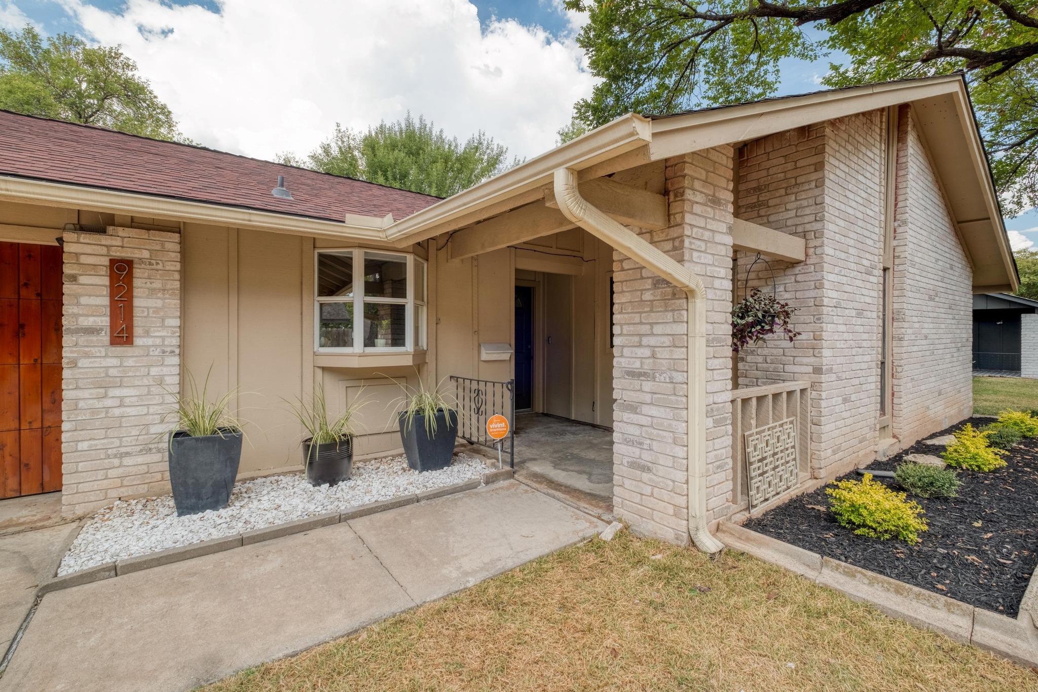 9214 Hunters Trce E, Austin, TX 78758