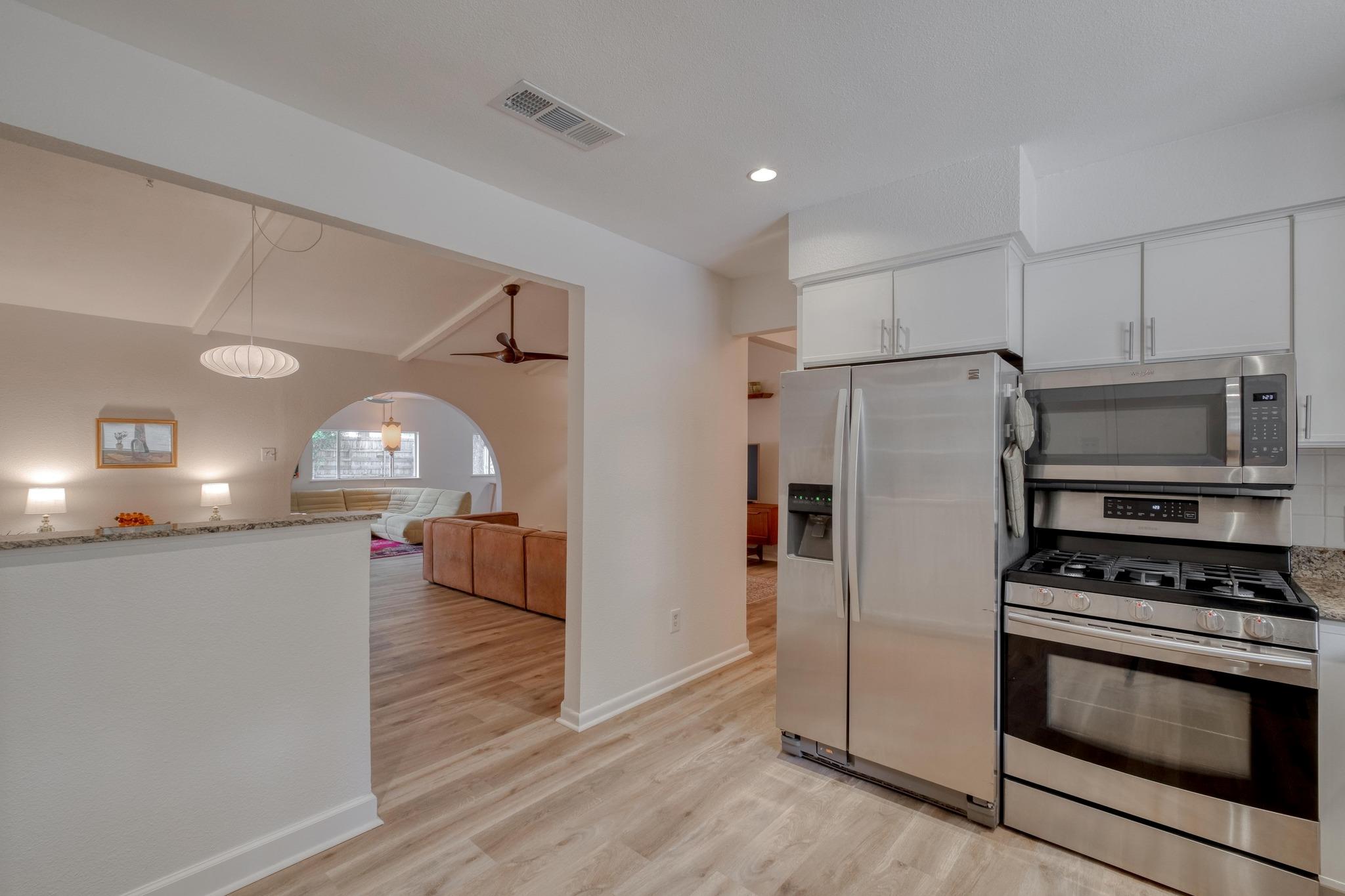 9214 Hunters Trce E, Austin, TX 78758