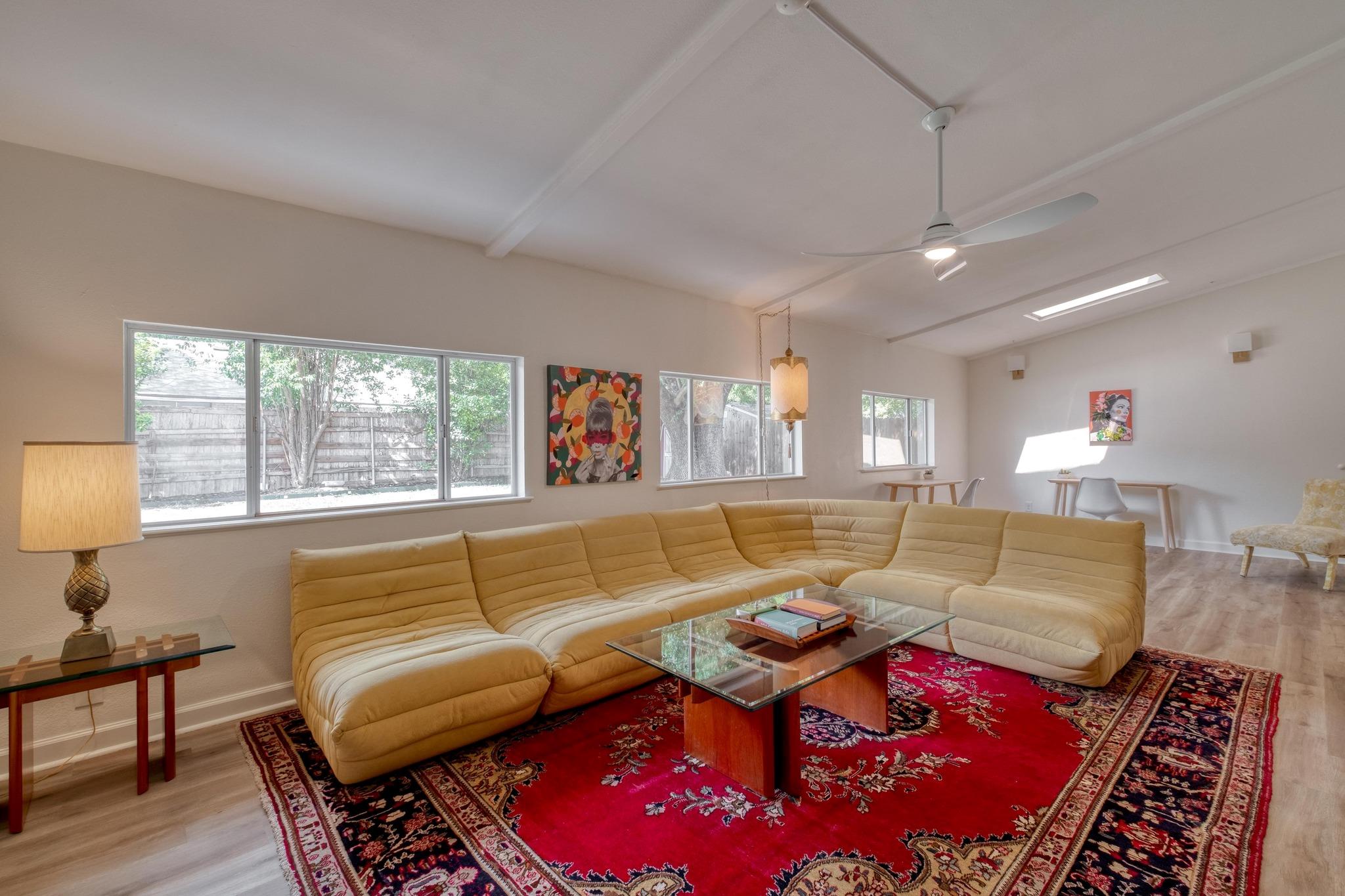 9214 Hunters Trce E, Austin, TX 78758