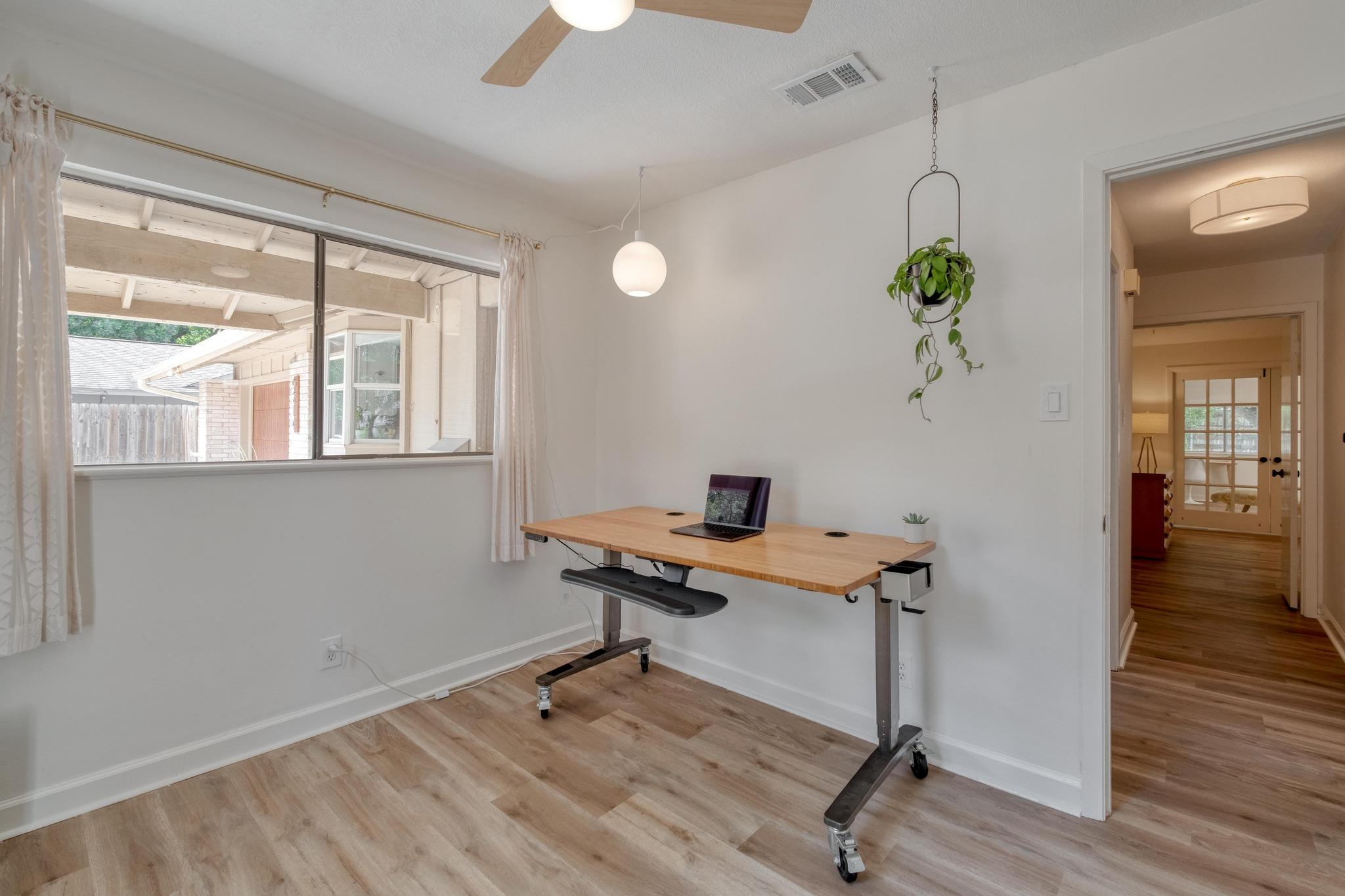 9214 Hunters Trce E, Austin, TX 78758