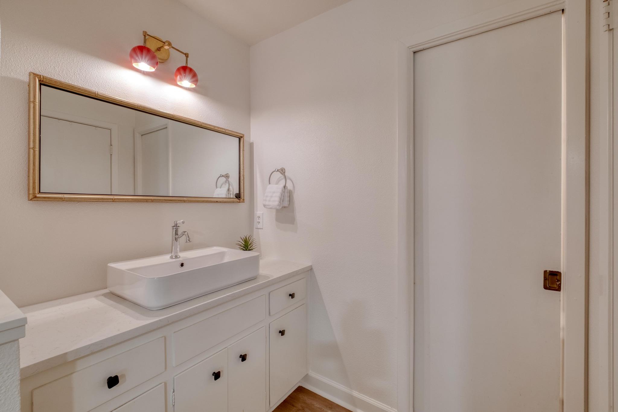 9214 Hunters Trce E, Austin, TX 78758