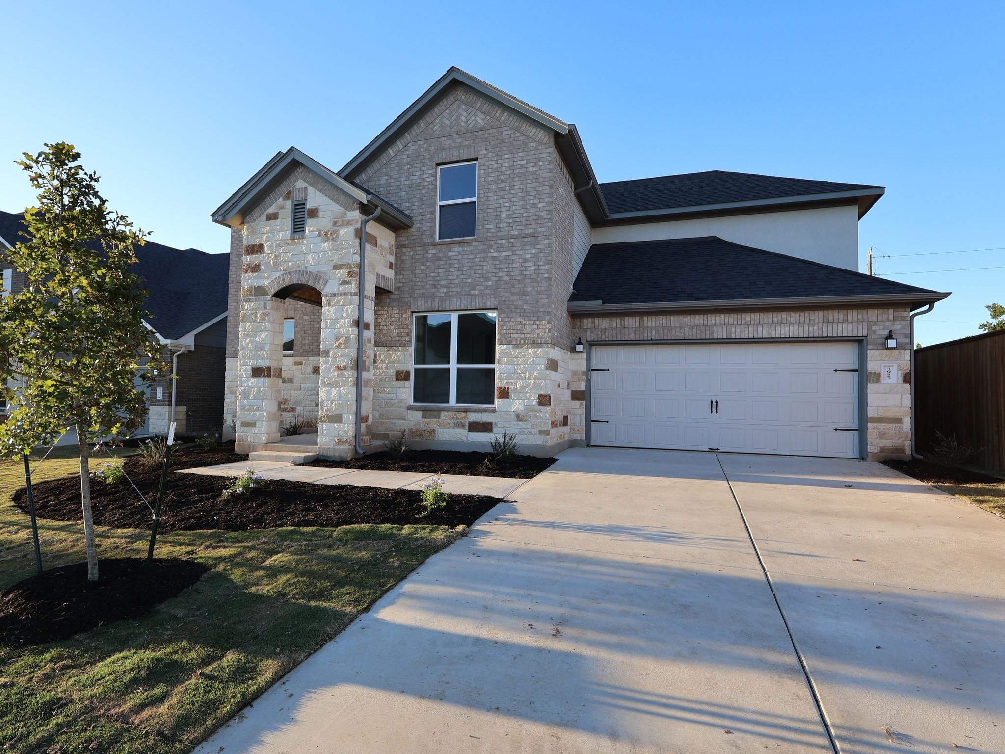 3925 Waxahachie Rd, Leander, TX 78641