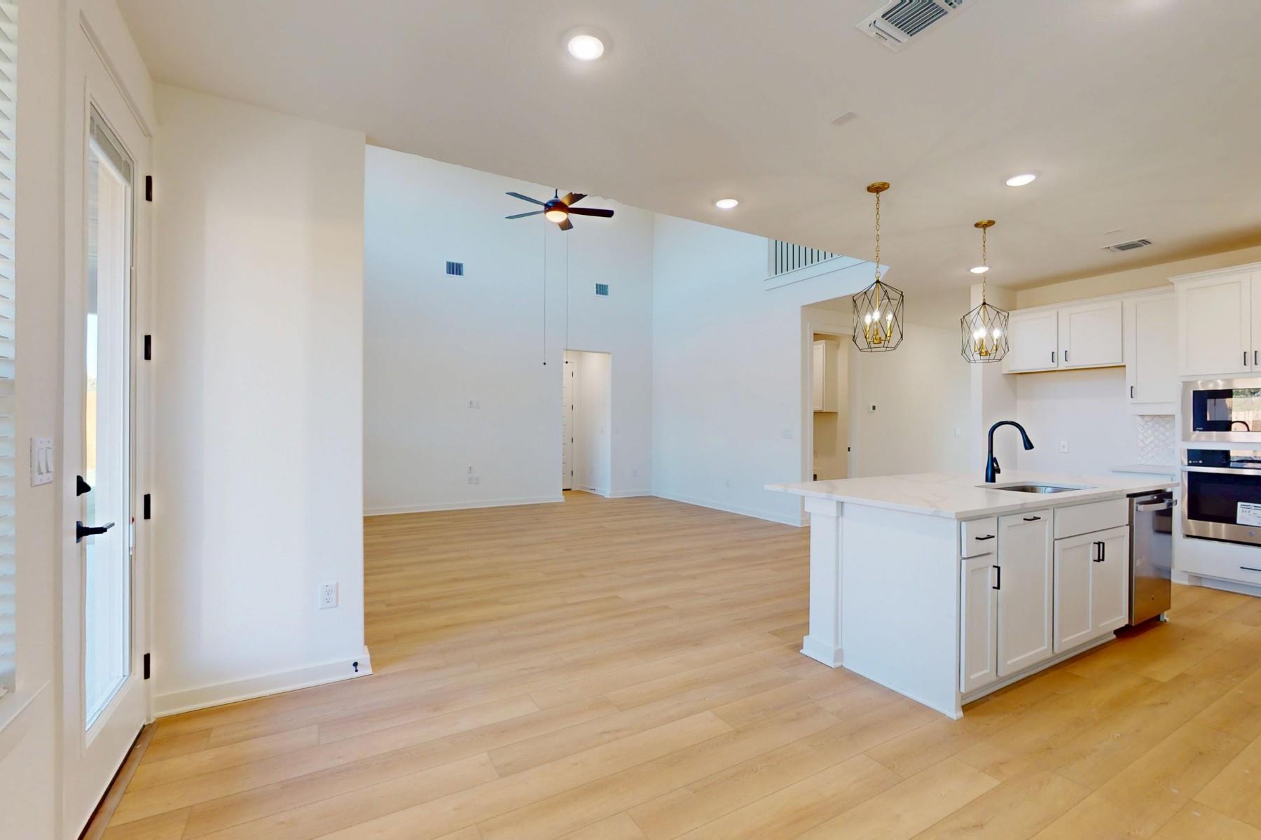 3925 Waxahachie Rd, Leander, TX 78641