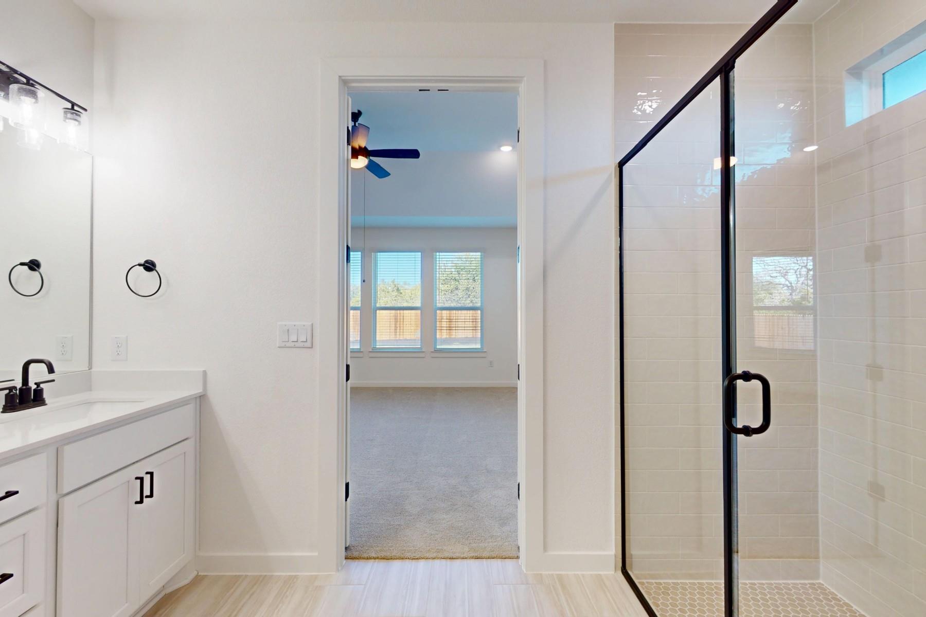 3925 Waxahachie Rd, Leander, TX 78641