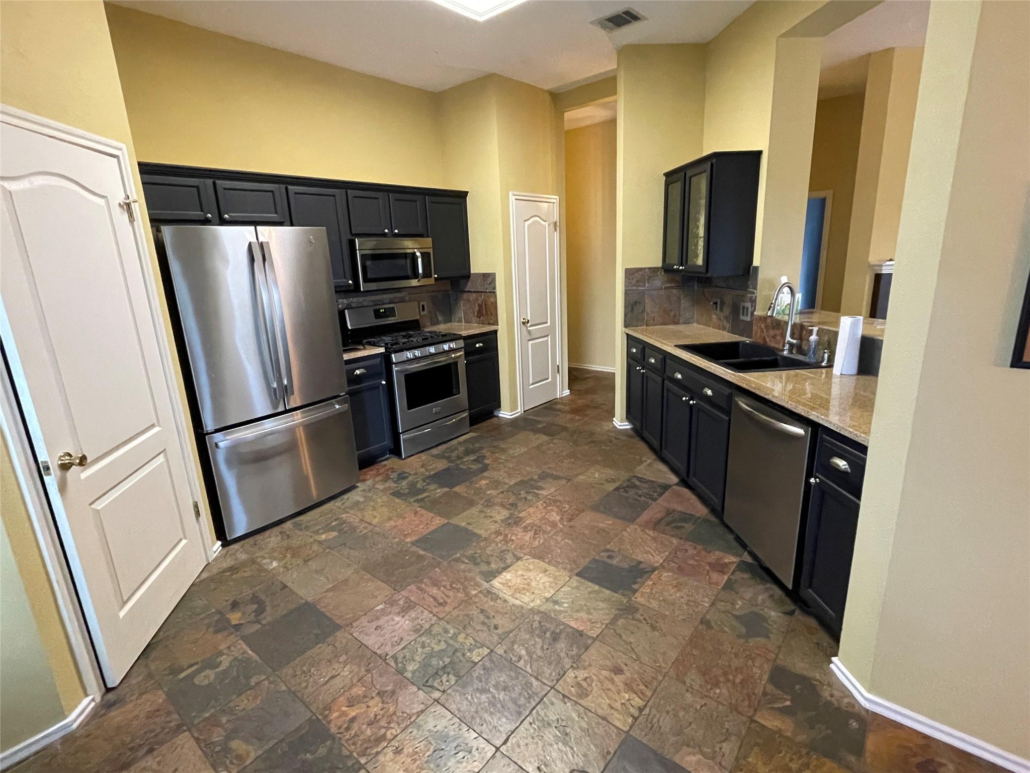 1512 Freestone Dr, Pflugerville, TX 78660