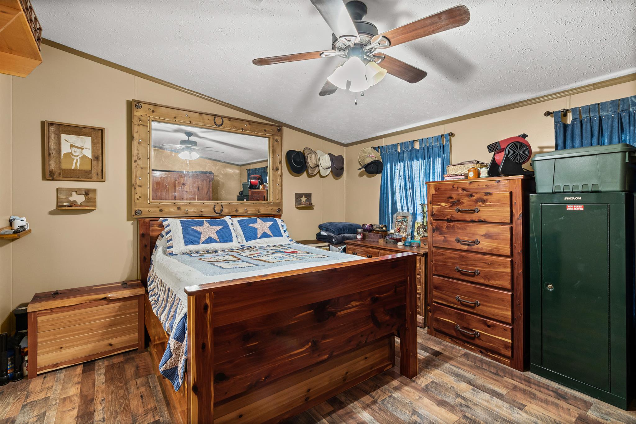 864 Rolling Oaks Dr, Luling, TX 78648