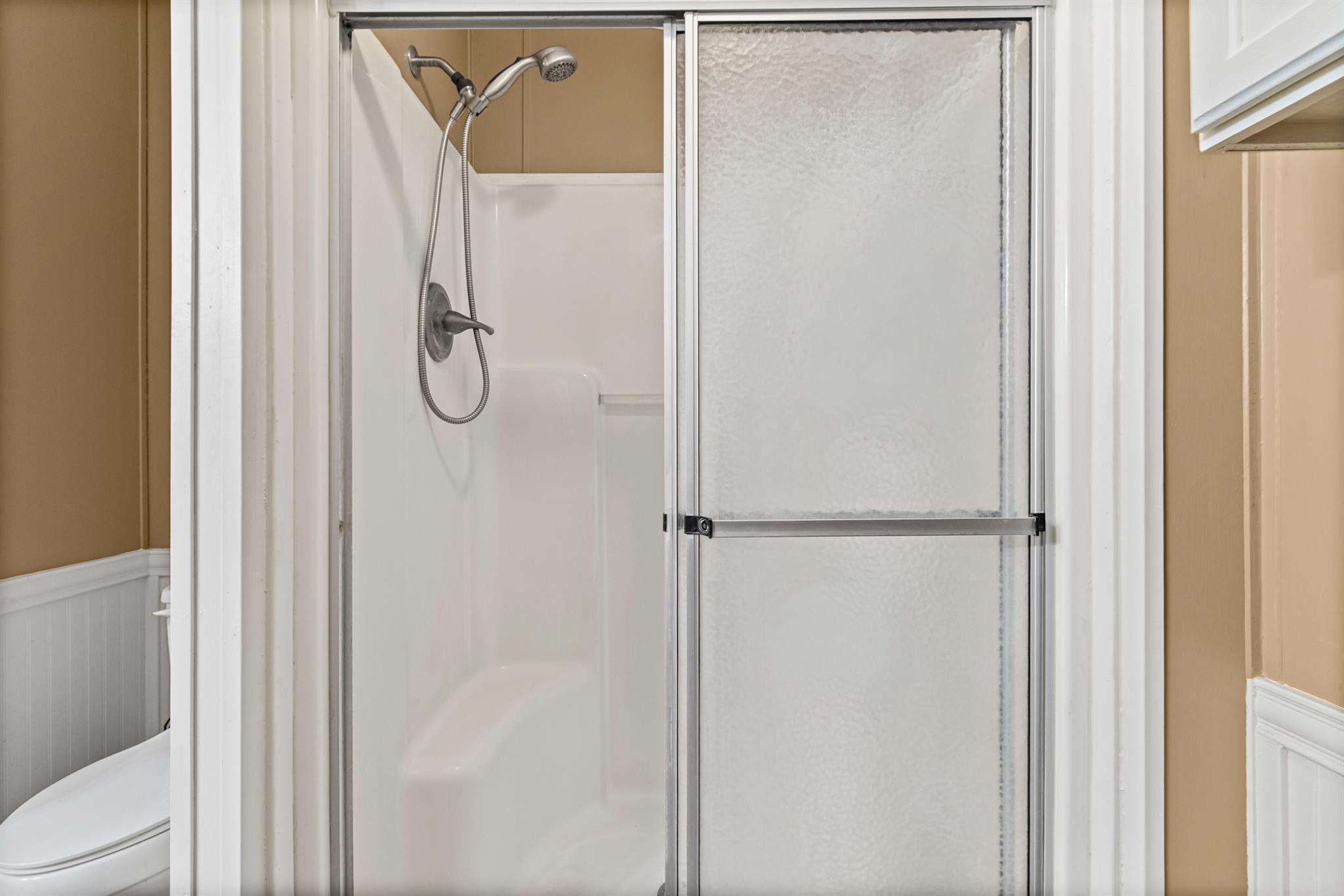 864 Rolling Oaks Dr, Luling, TX 78648