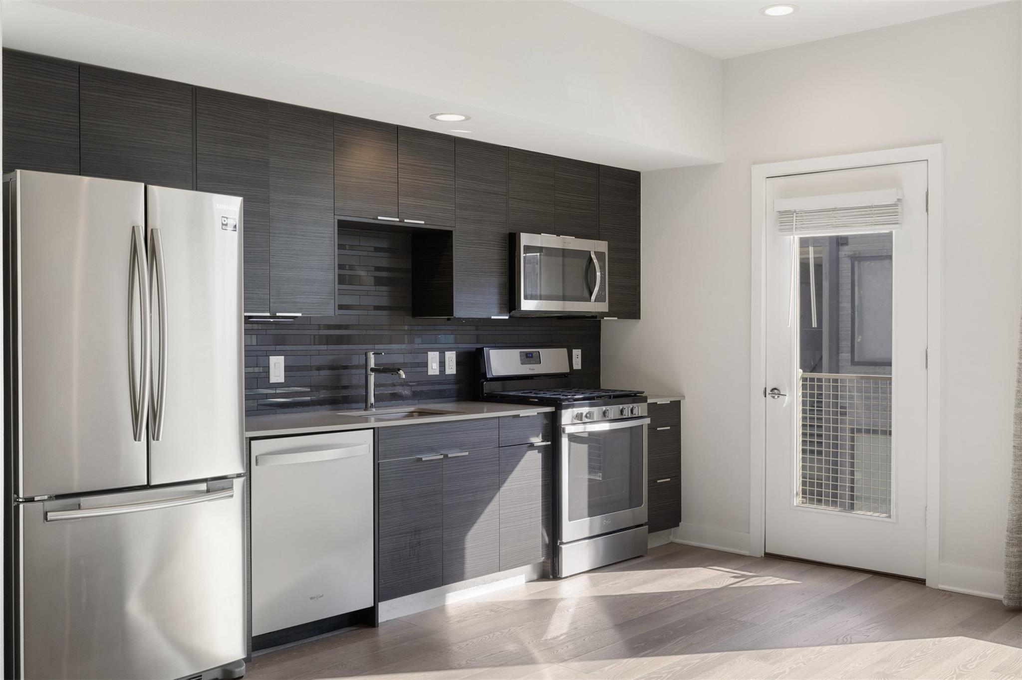 1800 E 4th St # 327, Austin, TX 78702