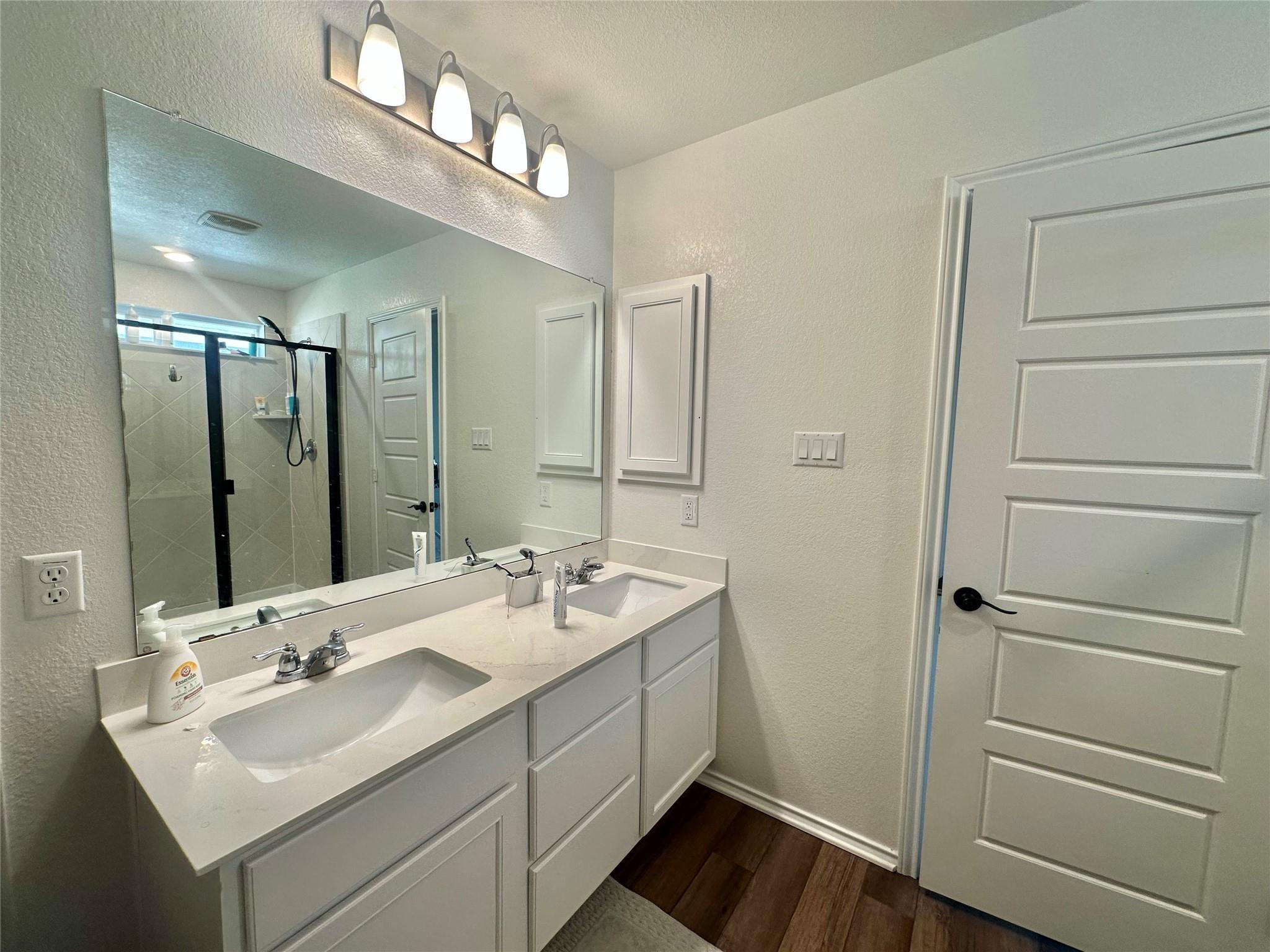 123 Adeline Dr, Kyle, TX 78640