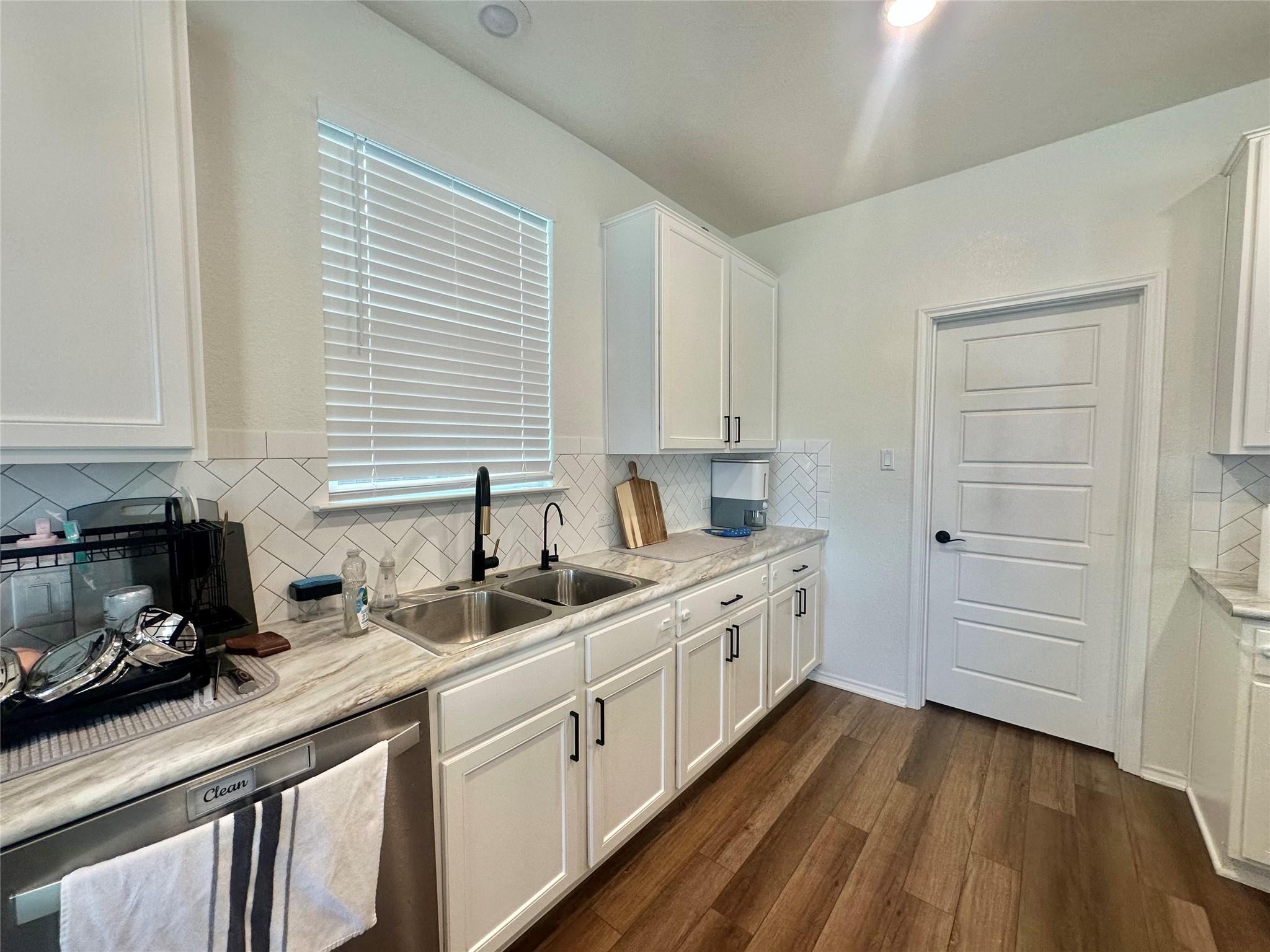 123 Adeline Dr, Kyle, TX 78640