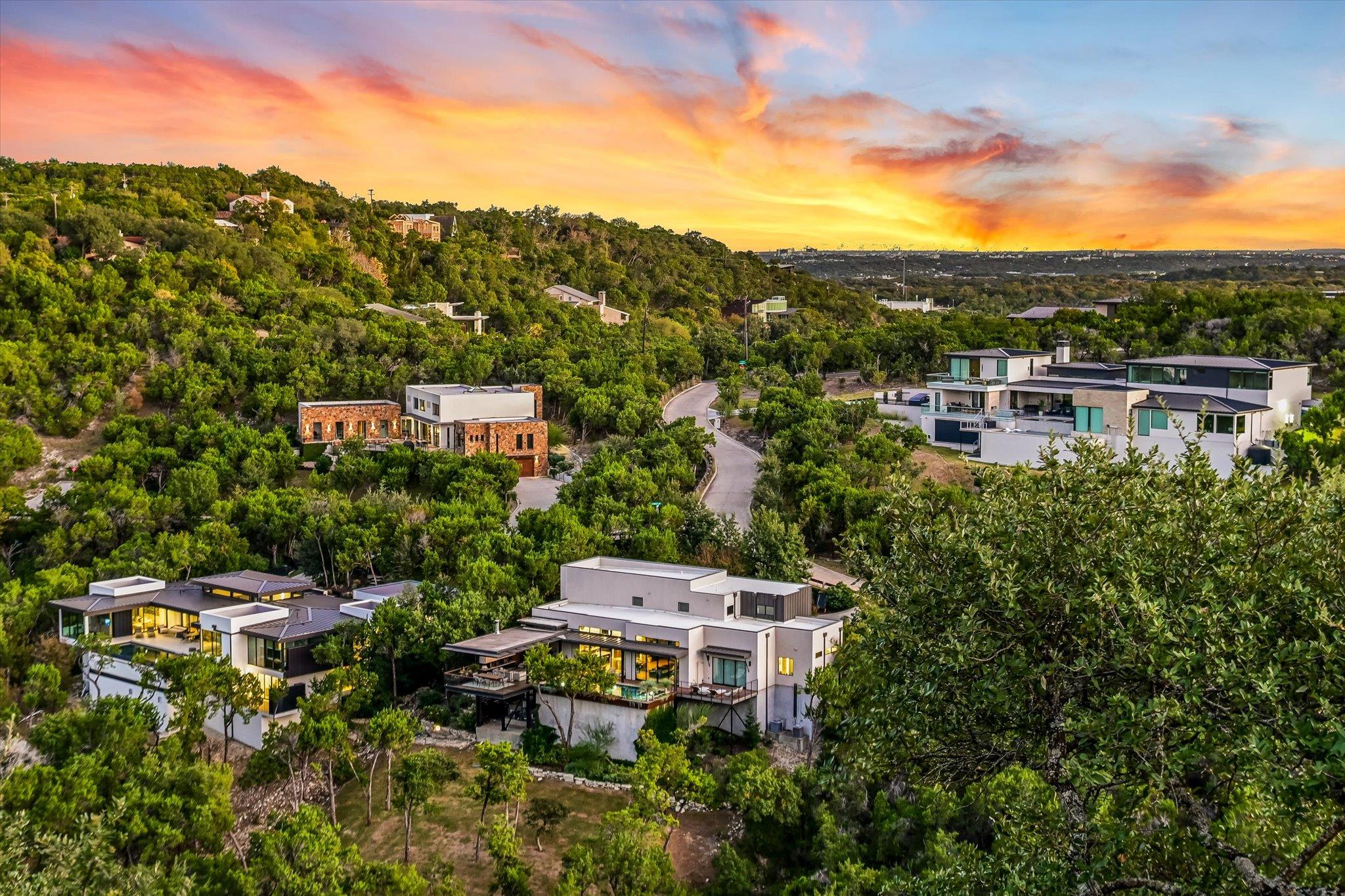 705 Windsong Trl, West Lake Hills, TX 78746