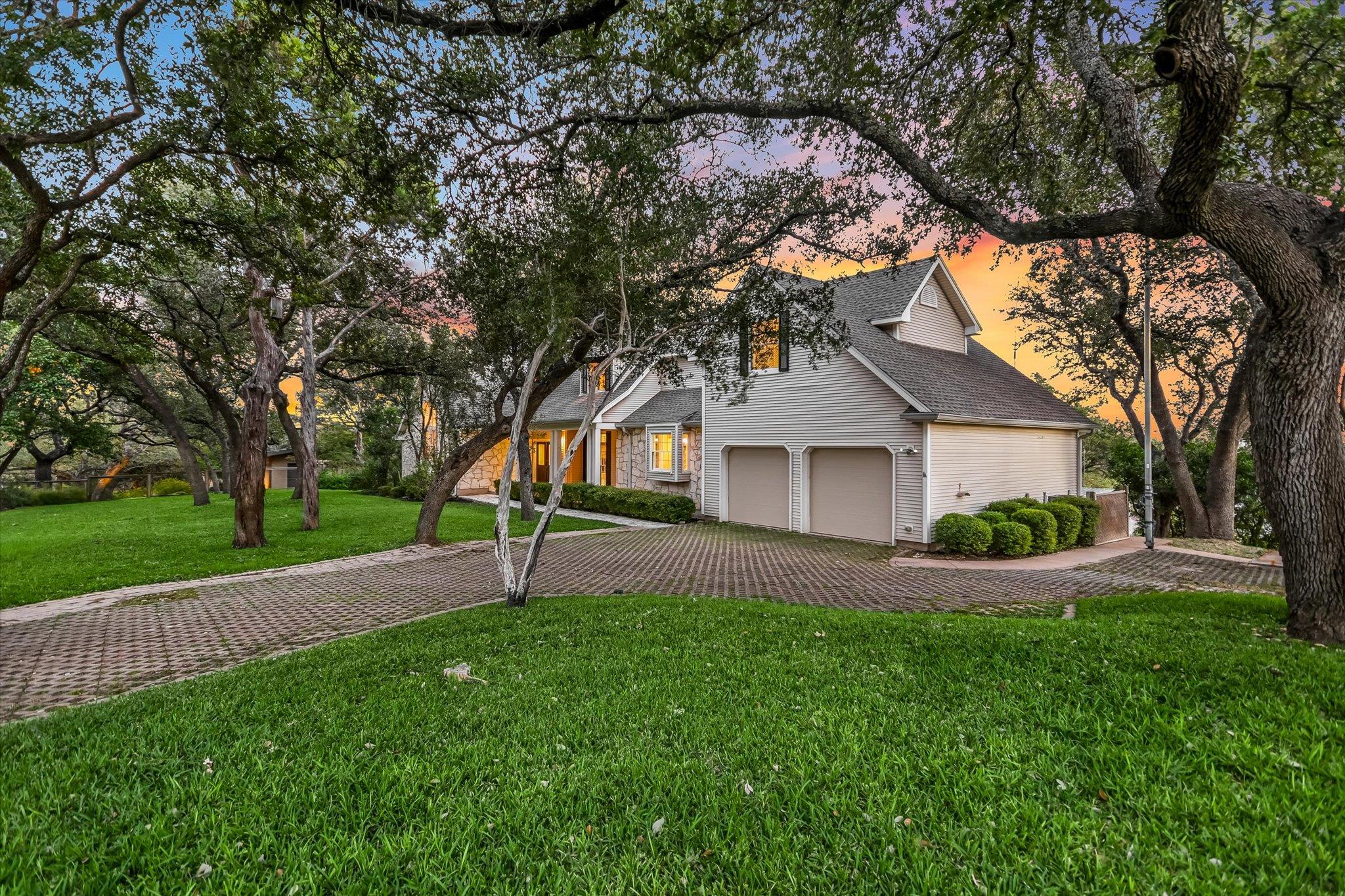 705 Windsong Trl, West Lake Hills, TX 78746