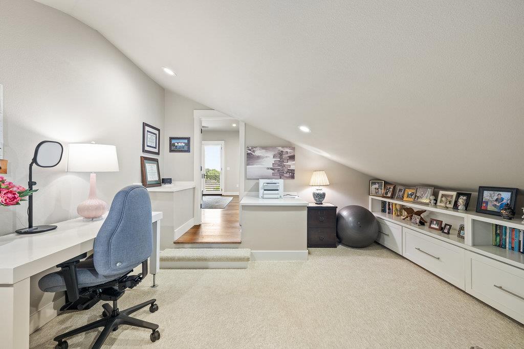 4746 R O Dr, Spicewood, TX 78669