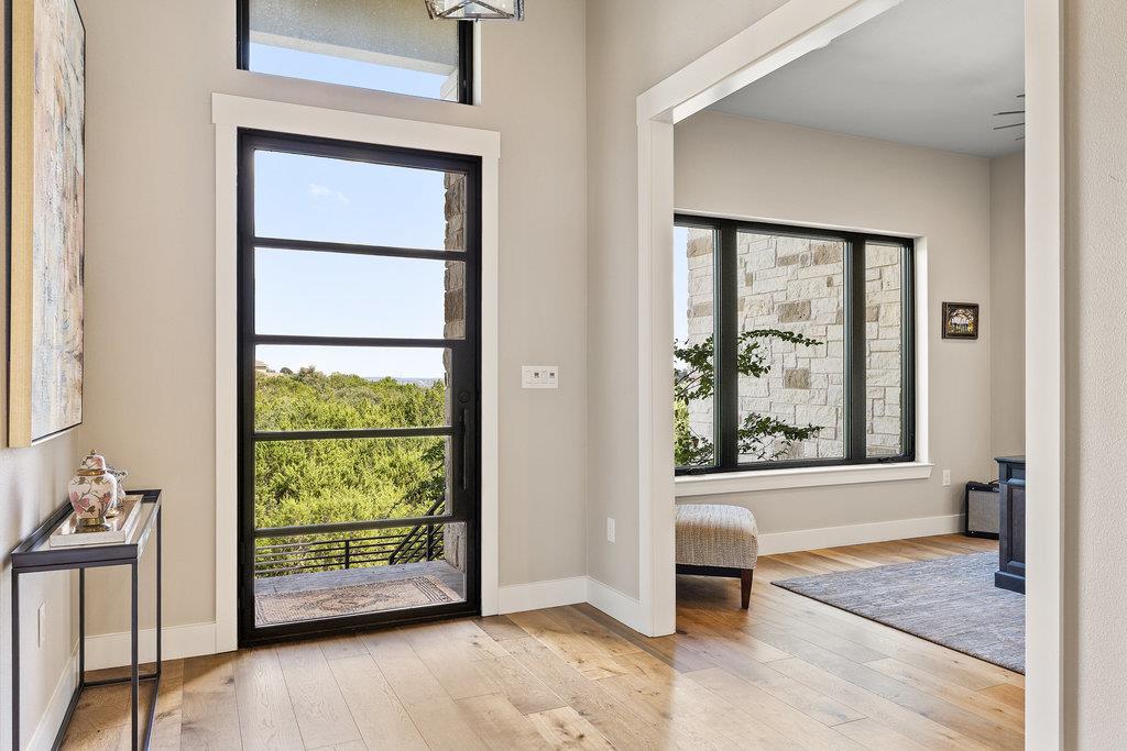 4746 R O Dr, Spicewood, TX 78669