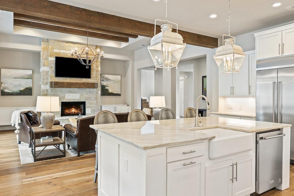 4746 R O Dr, Spicewood, TX 78669