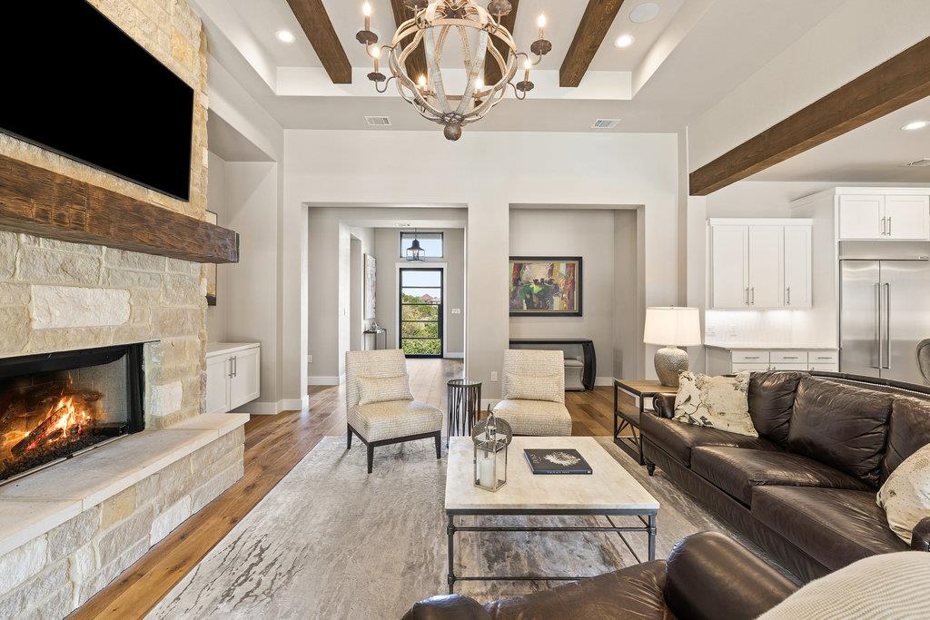 4746 R O Dr, Spicewood, TX 78669