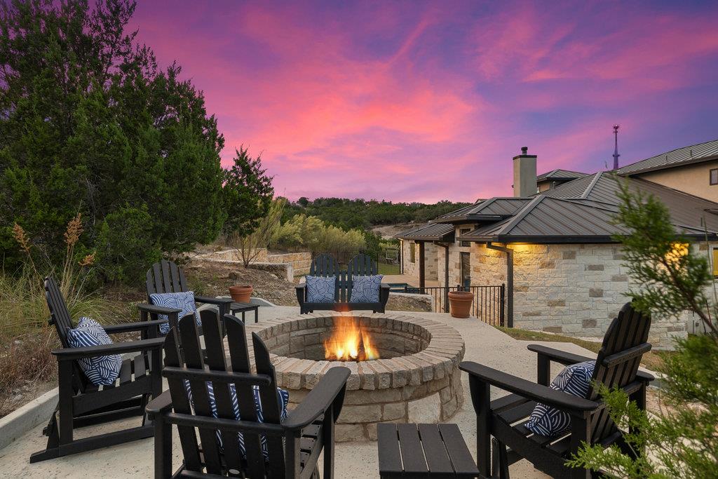 4746 R O Dr, Spicewood, TX 78669