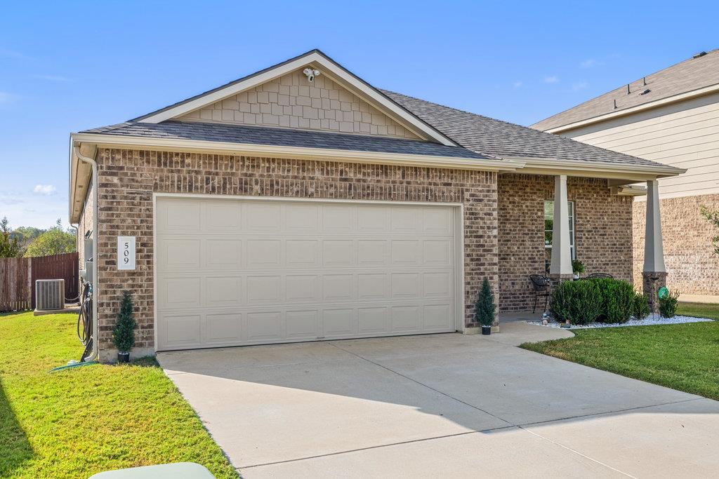 509 Talon Grasp Trl, Leander, TX 78641
