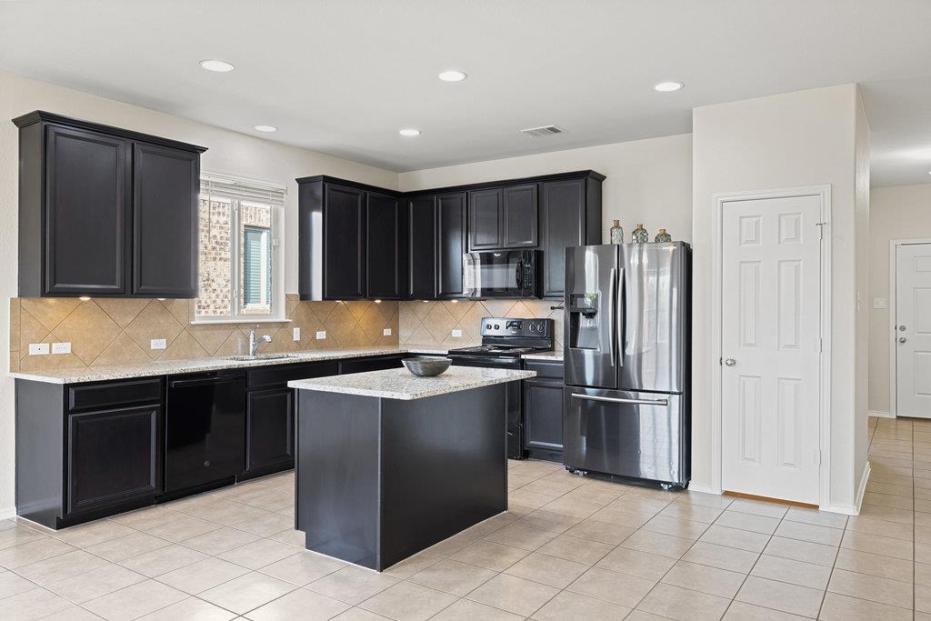 509 Talon Grasp Trl, Leander, TX 78641