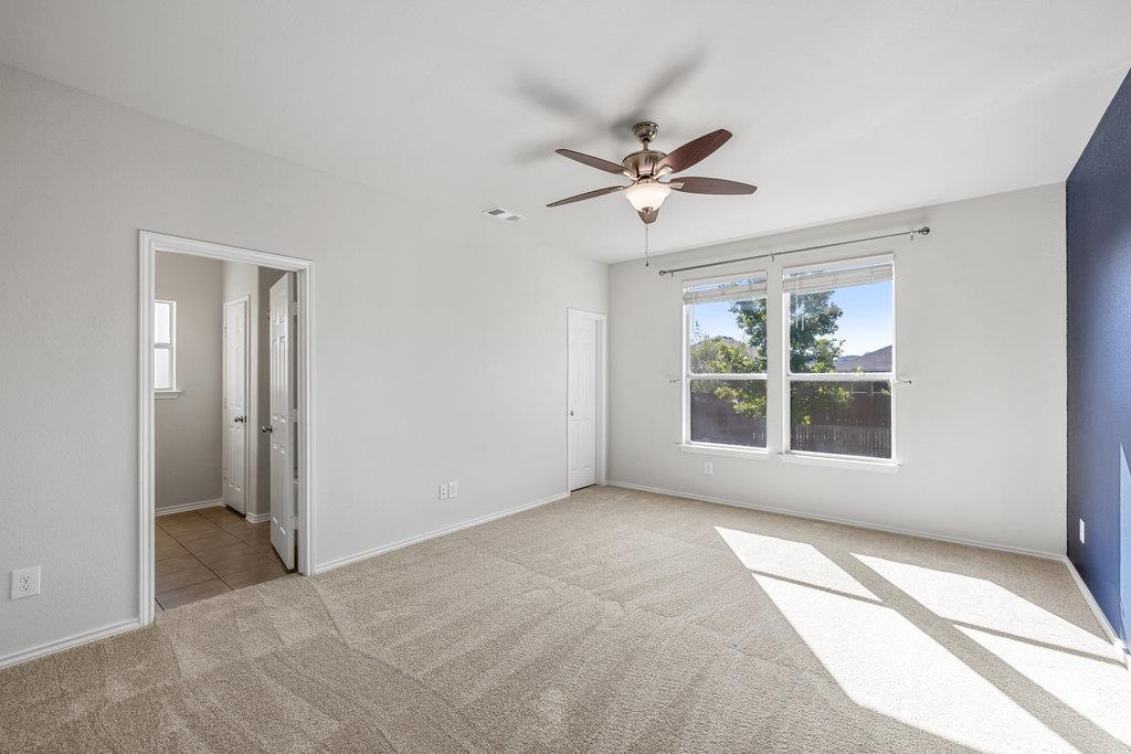 509 Talon Grasp Trl, Leander, TX 78641