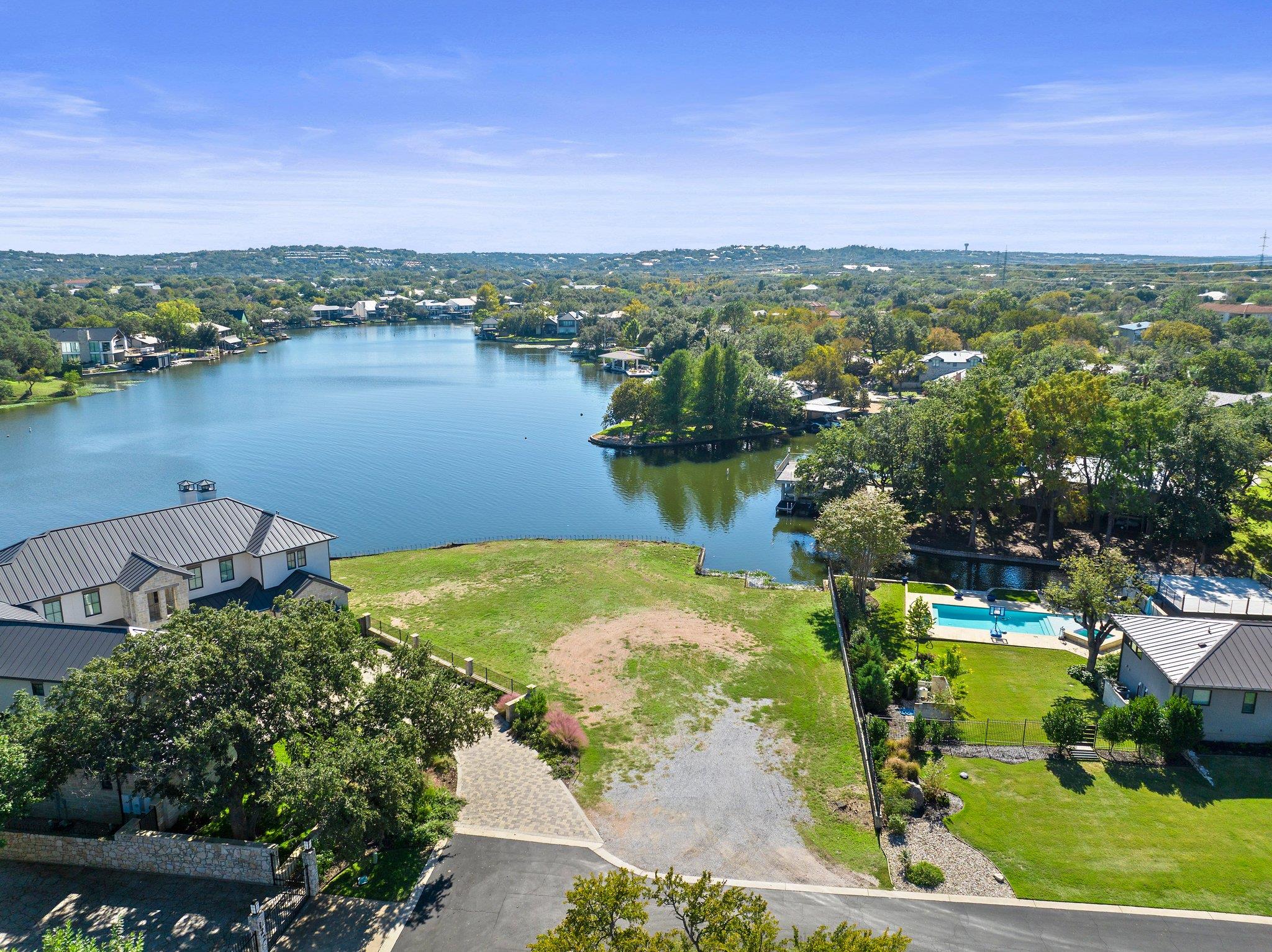 121 Boot Hill Dr, Horseshoe Bay, TX 78657