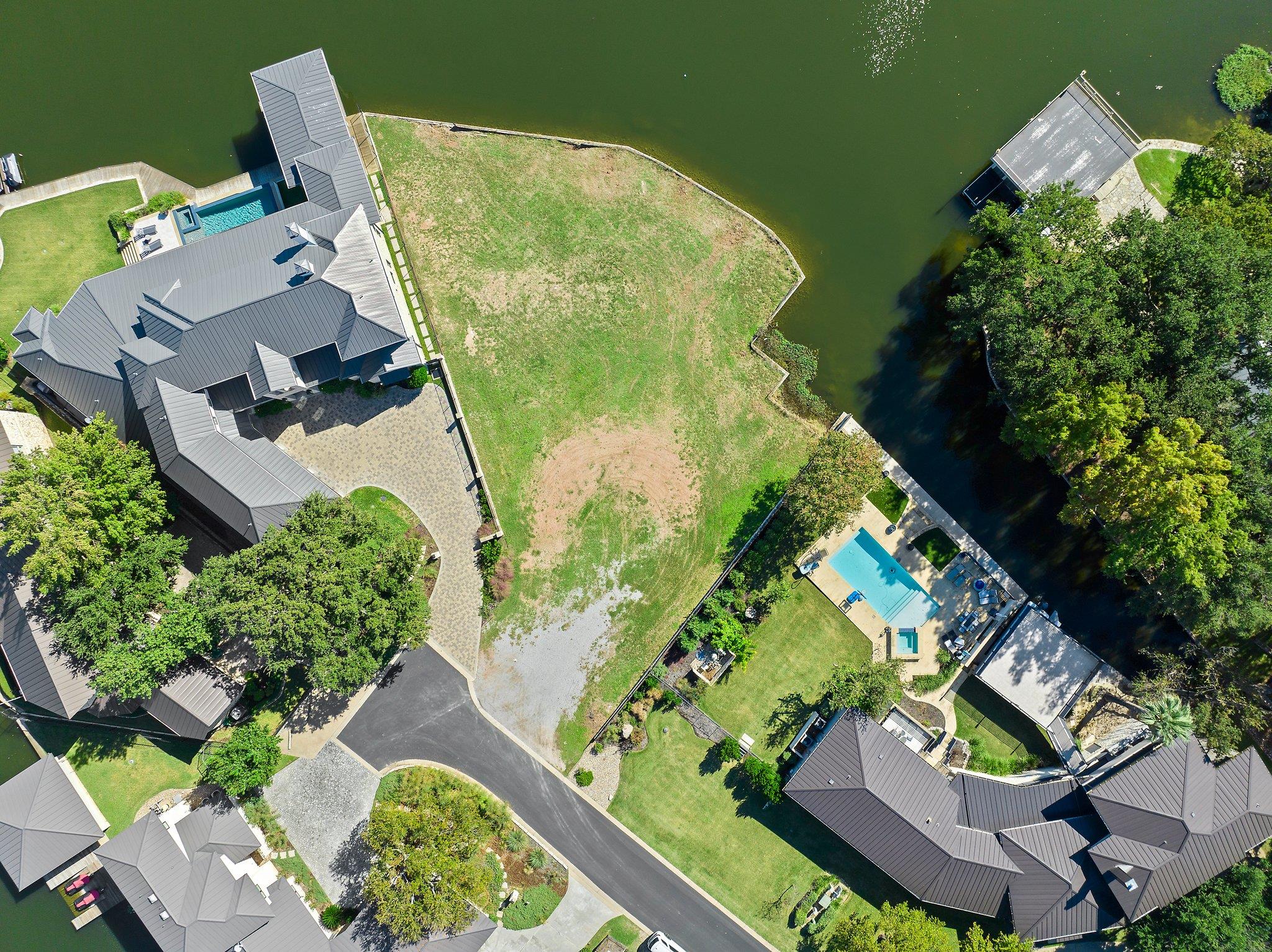 121 Boot Hill Dr, Horseshoe Bay, TX 78657