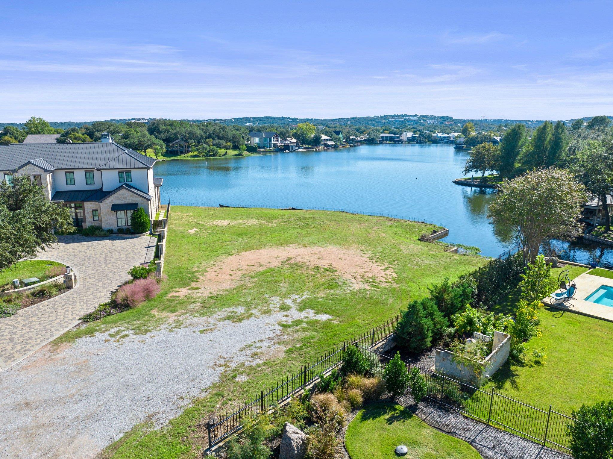 121 Boot Hill Dr, Horseshoe Bay, TX 78657