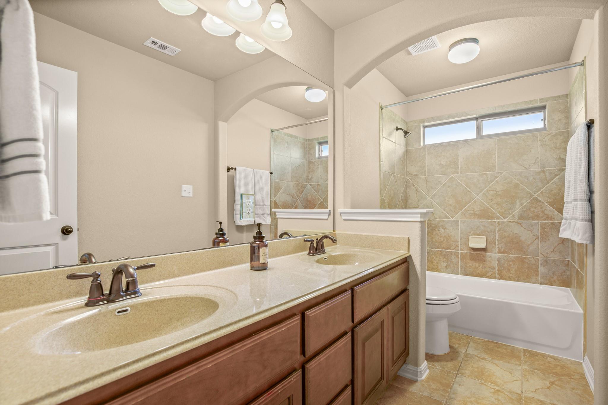 5025 Patagonia Pass, Austin, TX 78738