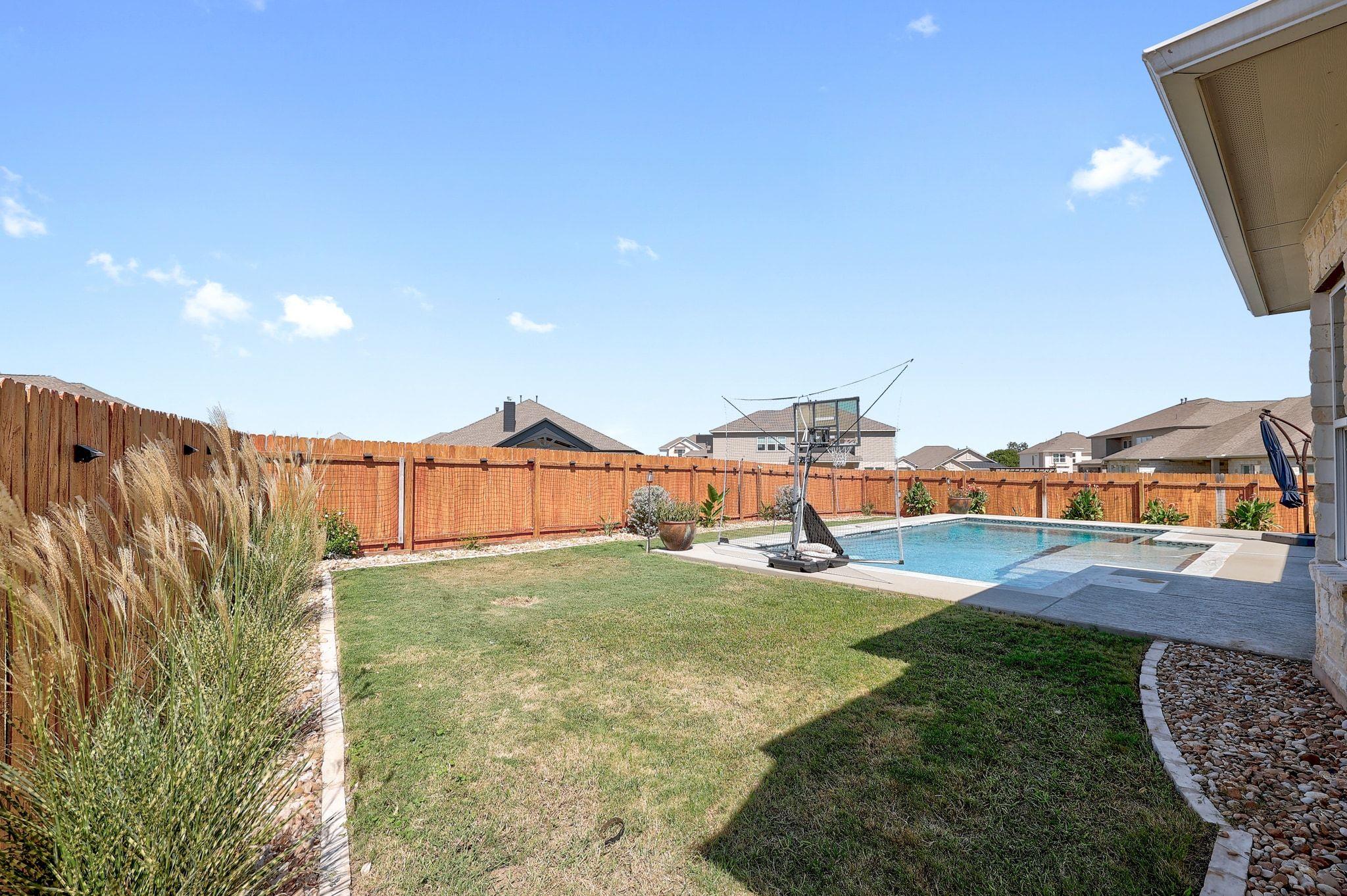 120 Sanco Dr, Liberty Hill, TX 78642