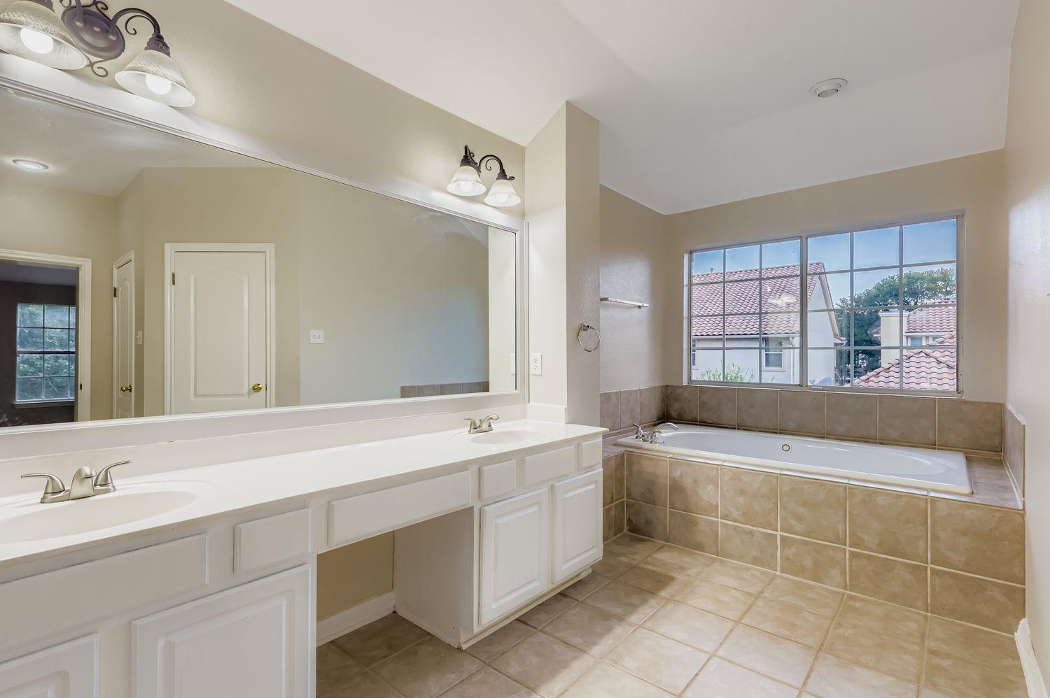 15239 Calaveras Dr, Austin, TX 78717