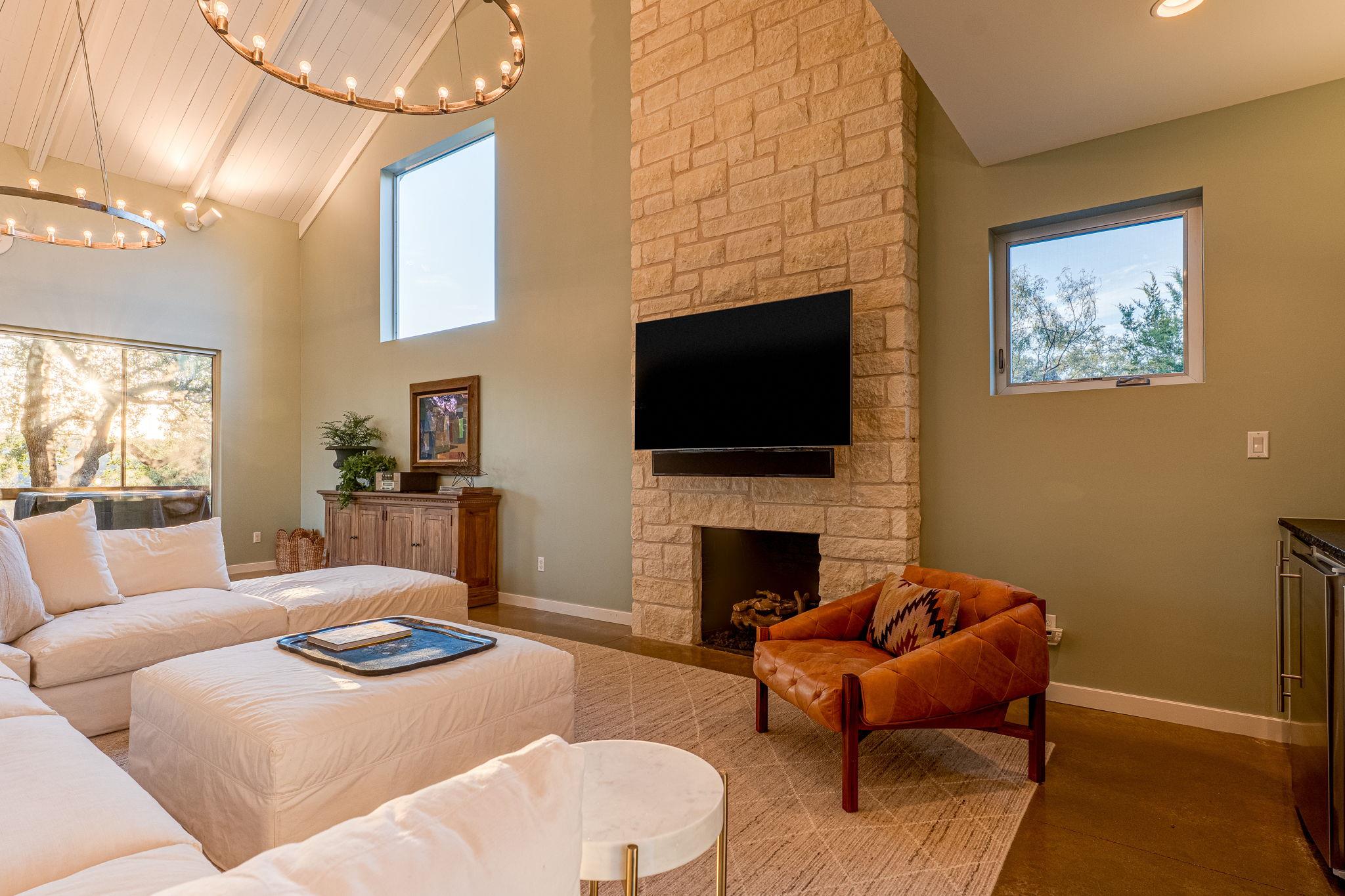 23601 Old Ferry Rd # 20, Spicewood, TX 78669