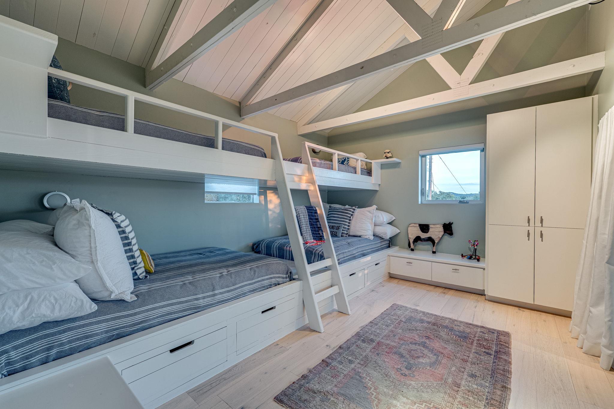 23601 Old Ferry Rd # 20, Spicewood, TX 78669