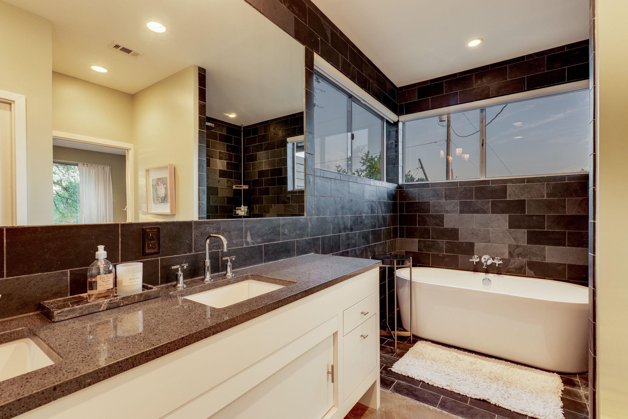 23601 Old Ferry Rd # 20, Spicewood, TX 78669