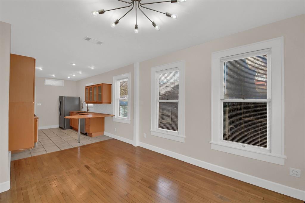 809 E Riverside Dr, Austin, TX 78704