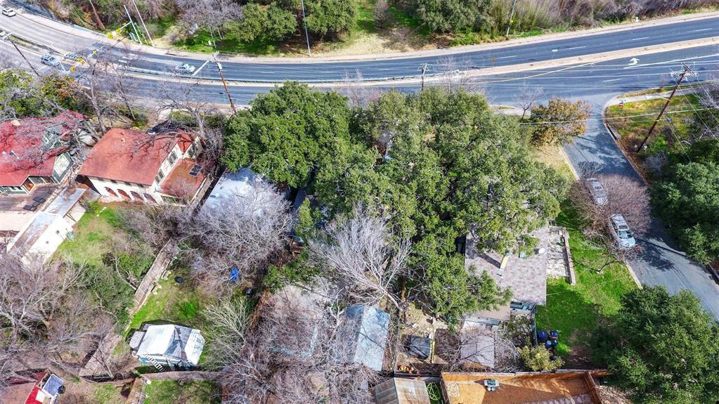 809 E Riverside Dr, Austin, TX 78704