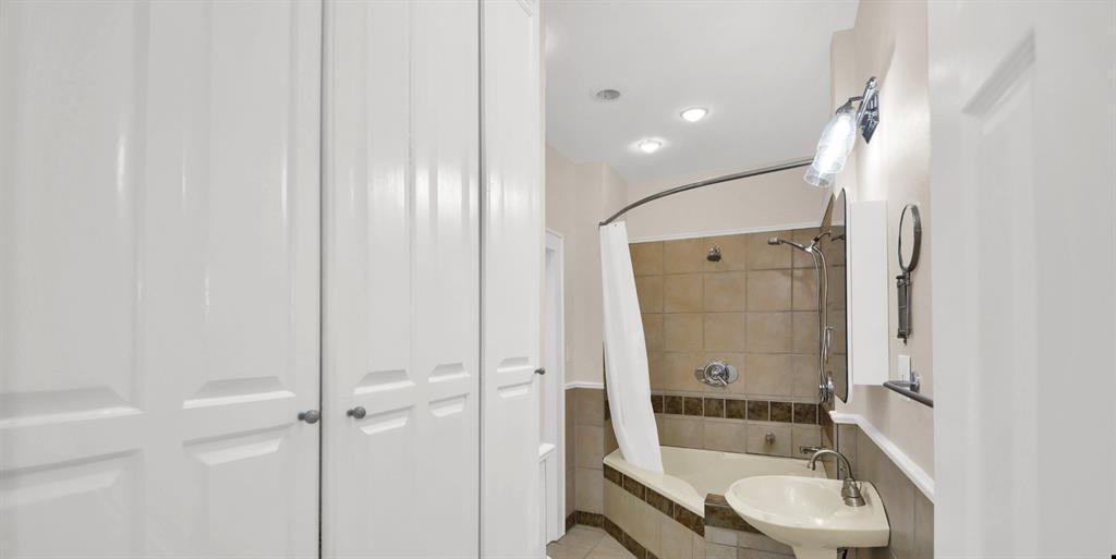 809 E Riverside Dr, Austin, TX 78704