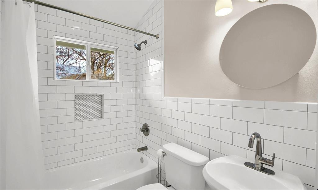 809 E Riverside Dr, Austin, TX 78704