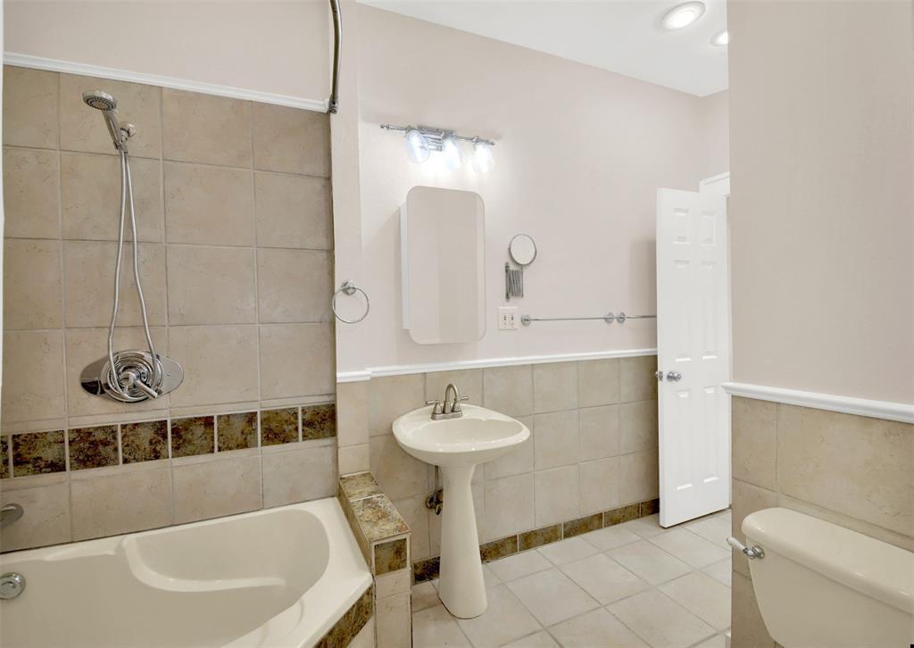 809 E Riverside Dr, Austin, TX 78704