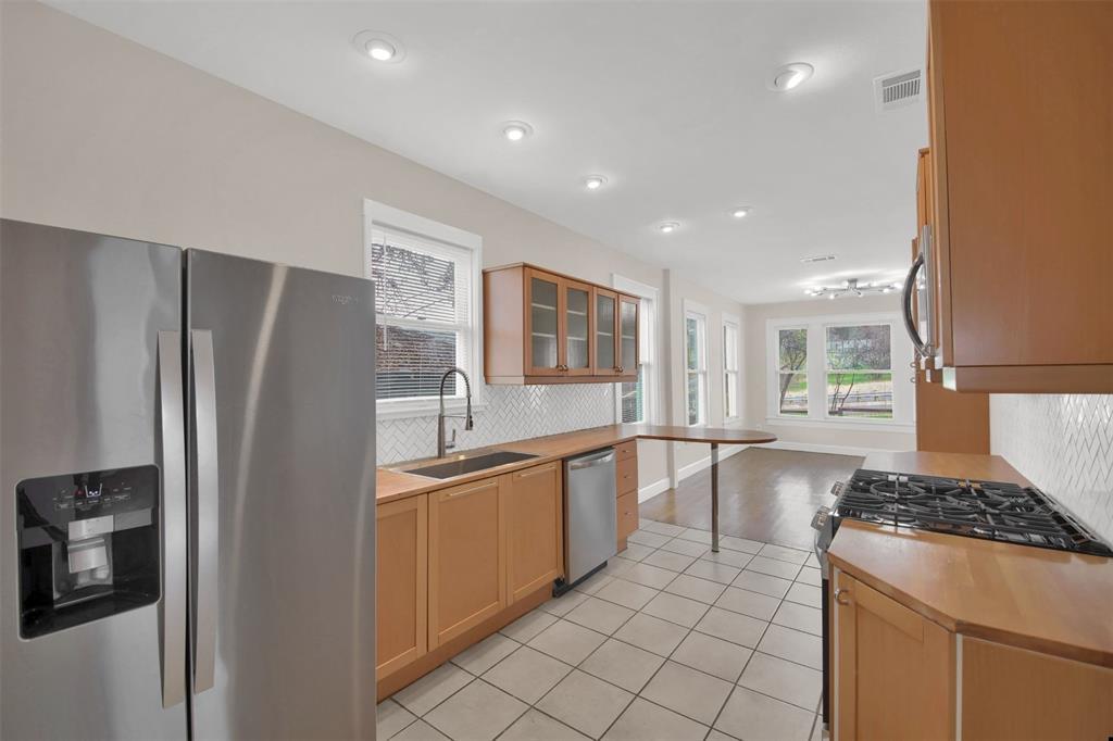 809 E Riverside Dr, Austin, TX 78704