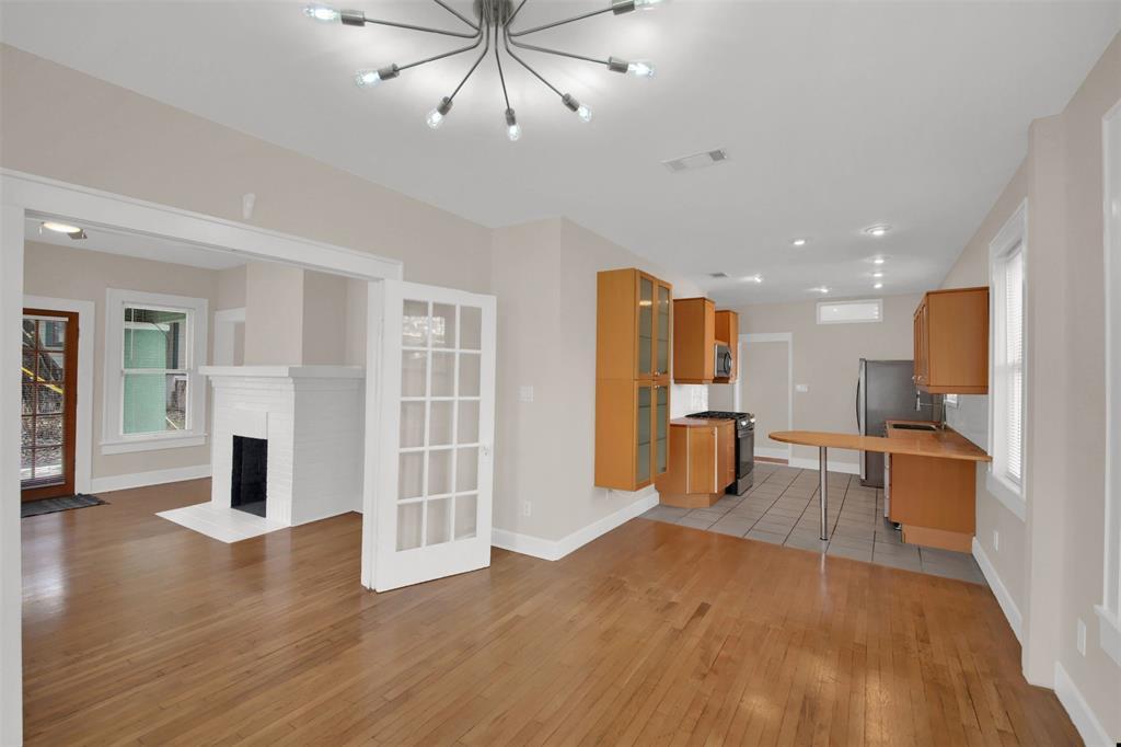 809 E Riverside Dr, Austin, TX 78704