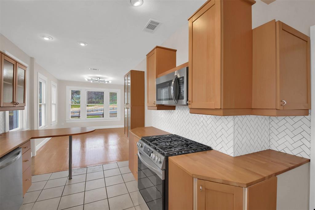 809 E Riverside Dr, Austin, TX 78704