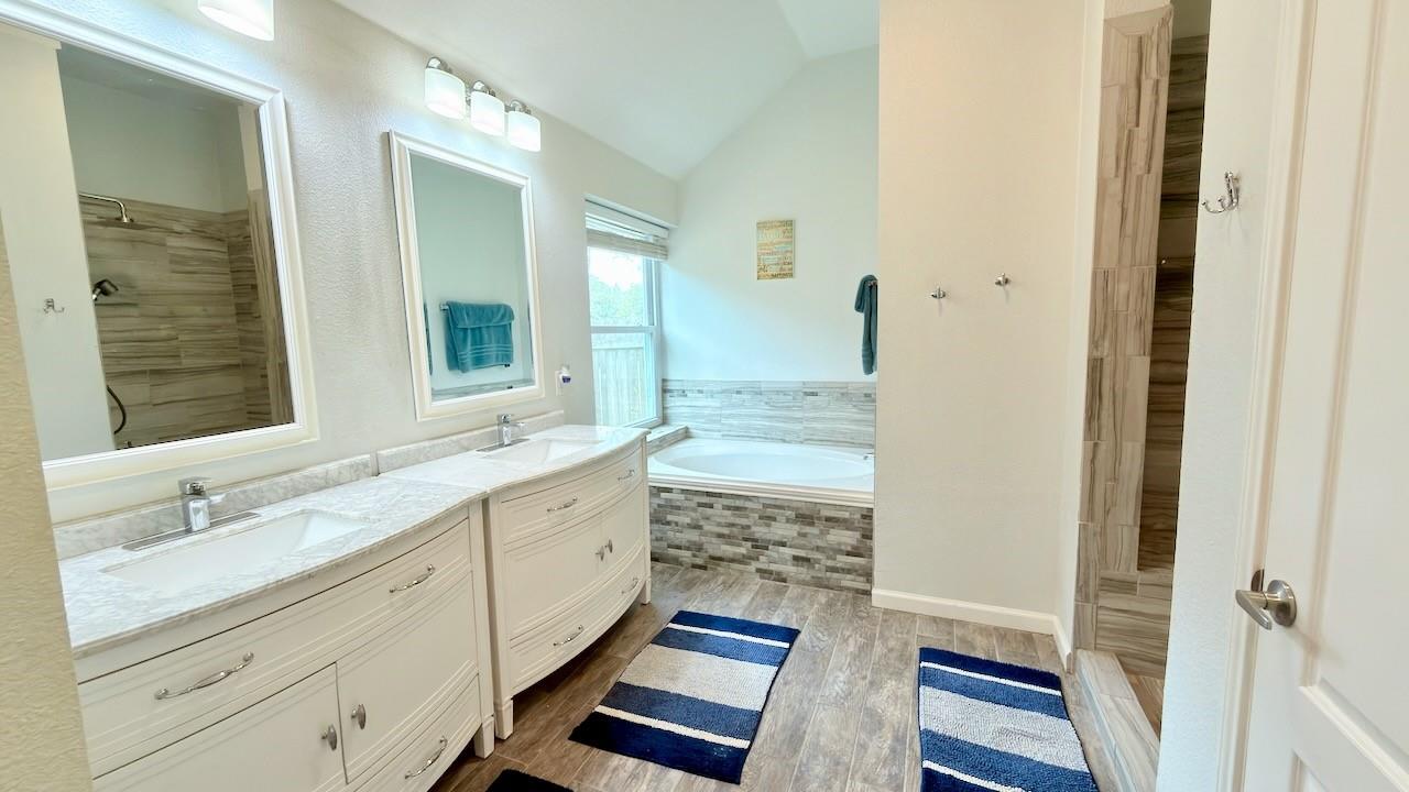 1902 Overland Dr, Leander, TX 78641