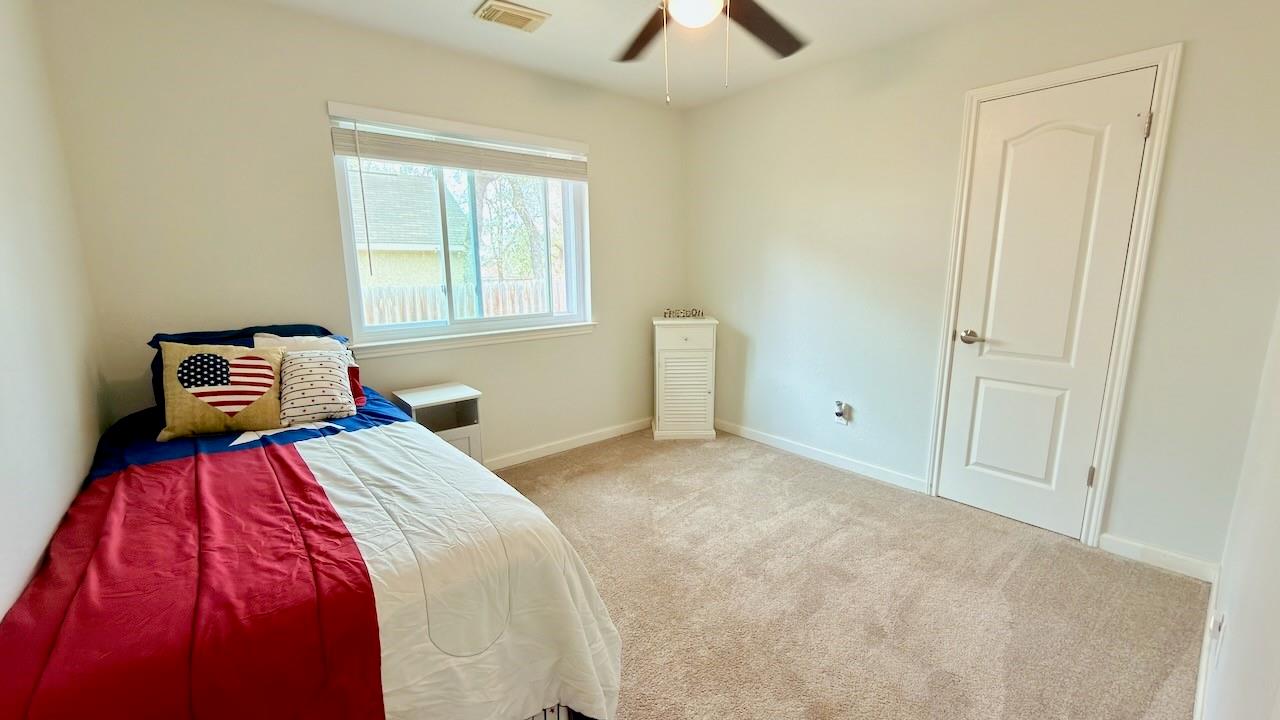 1902 Overland Dr, Leander, TX 78641