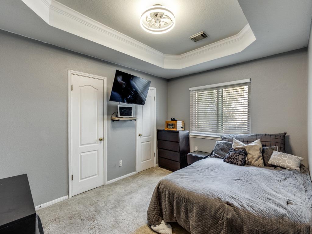 1902 Overland Dr, Leander, TX 78641